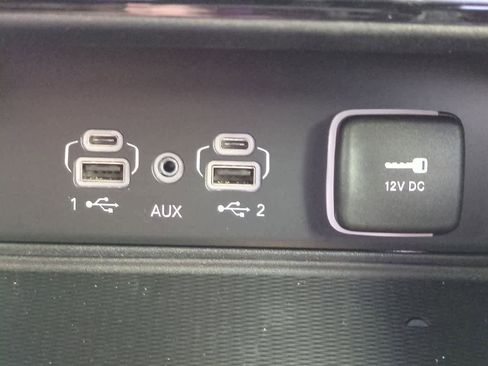 New 2025 Jeep Grand Cherokee L Altitude image 32