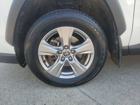 Certified 2023 Toyota RAV4 LE AWD/4WD image 30