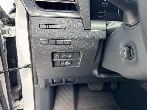 Certified 2024 Lexus GX 550 w/ Cold Area Package AWD/4WD image 33