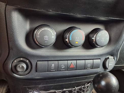 Used 2013 Jeep Wrangler Rubicon w/ Dual Top Group AWD/4WD image 6