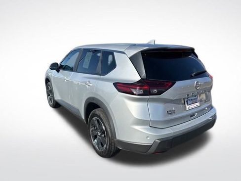 Used 2024 Nissan Rogue SV image 4