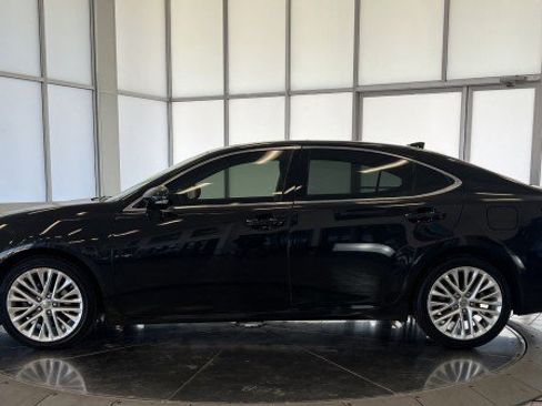 Used 2016 Lexus ES 350 w/ Luxury Package w/Wood Trim image 4