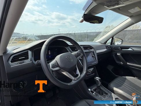 Used 2022 Volkswagen Tiguan SE w/ Panoramic Sunroof Package image 14