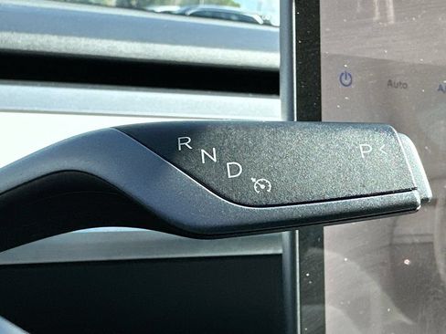 Used 2022 Tesla Model 3 Standard Range RWD image 16