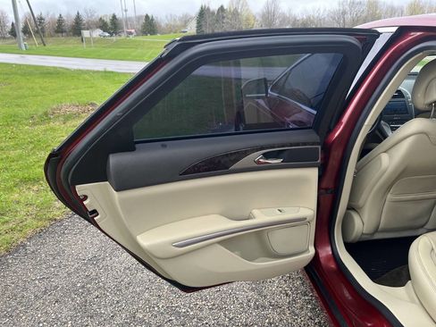 Used 2015 Lincoln MKZ Hybrid w/ Equipment Group 202A Reserve FWD image 24
