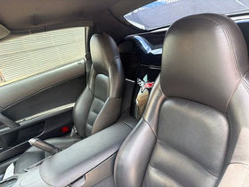 Used 2006 Chevrolet Corvette Convertible w/ Preferred Equipment Group RWD image 11
