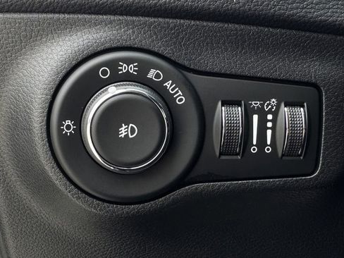 Used 2018 Jeep Compass Limited AWD/4WD image 22