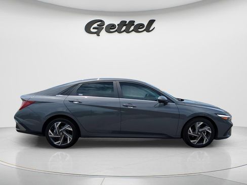 Used 2021 Hyundai Elantra SEL FWD image 5