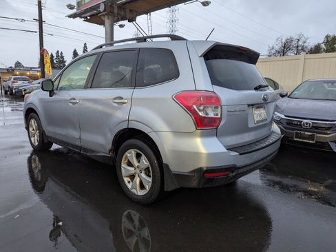 Used 2015 Subaru Forester 2.5i Limited AWD/4WD image 2