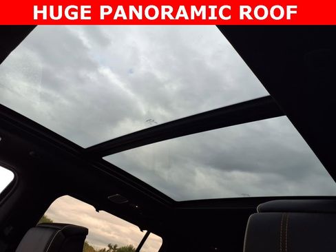 Used 2024 Jeep Grand Wagoneer Series III w/ Rear Seat Video Group 1 image 5