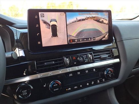 New 2026 Nissan Pathfinder SL image 8