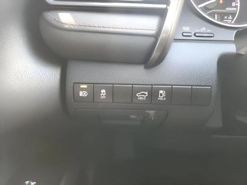Used 2019 Toyota Camry XLE FWD image 17