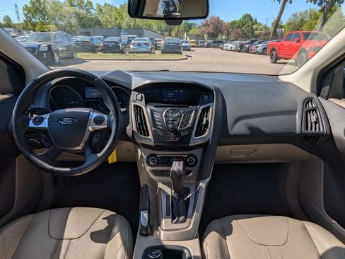 Used 2012 Ford Focus SEL FWD image 2