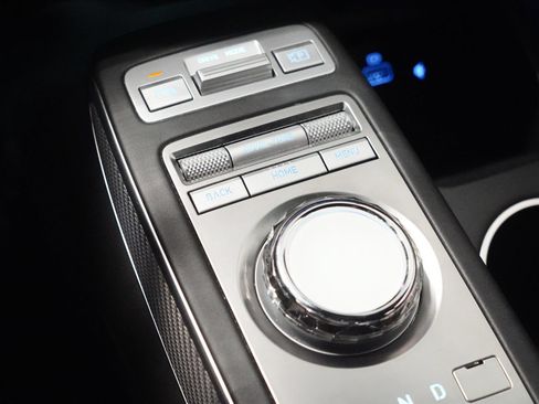 Used 2025 Genesis GV70 2.5T w/ Sport Prestige Package AWD/4WD image 27