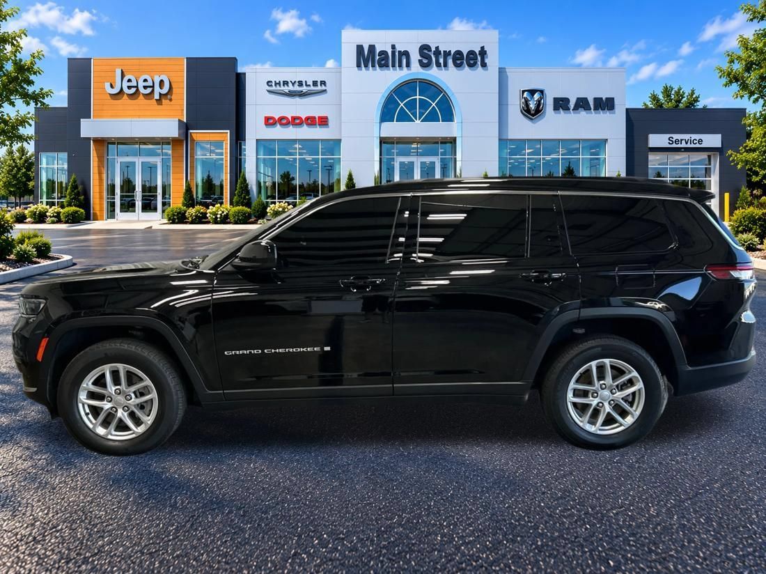 Used 2025 Jeep Grand Cherokee L Laredo w/ Luxury Tech Group I AWD/4WD image 2