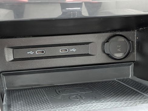 Certified 2022 Volkswagen Tiguan SE w/ Panoramic Sunroof Package AWD/4WD image 28