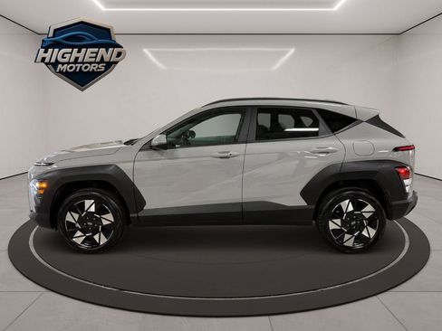 Used 2025 Hyundai Kona SEL image 3