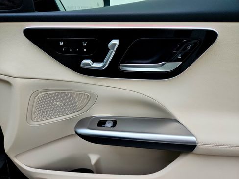 Used 2025 Mercedes-Benz C 300 Sedan image 26