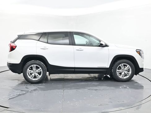Used 2024 GMC Terrain SLE image 6