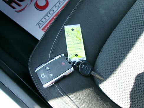 Used 2022 Chevrolet Colorado LT w/ LT Convenience Package image 18