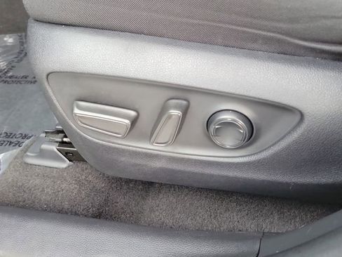 Used 2021 Toyota RAV4 XLE image 19