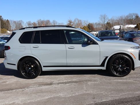 Used 2025 BMW X7 M60i image 4