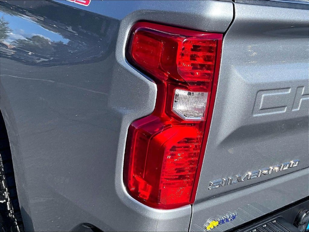 Used 2024 Chevrolet Silverado 1500 Custom Trail Boss AWD/4WD image 34