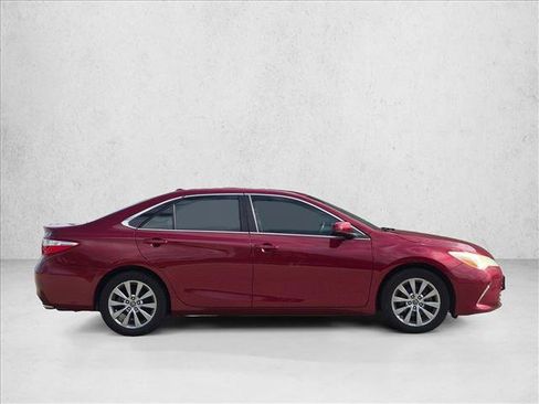 Used 2016 Toyota Camry XLE FWD image 4