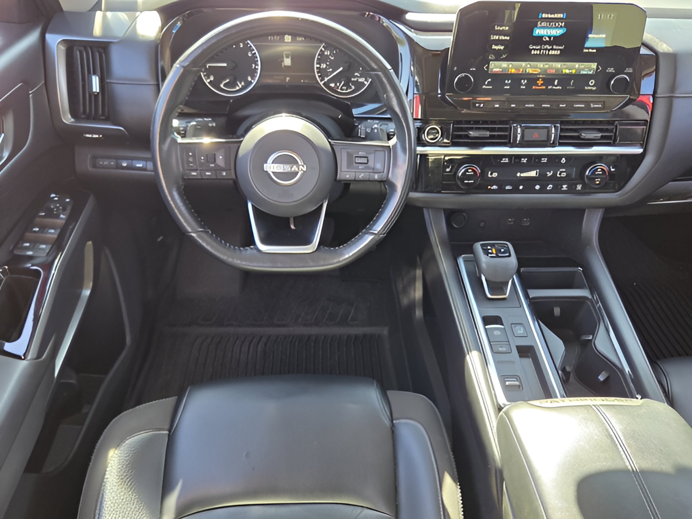 Used 2022 Nissan Pathfinder SL w/ SL Premium Package FWD image 11