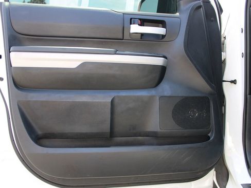 Used 2019 Toyota Tundra SR5 AWD/4WD image 8