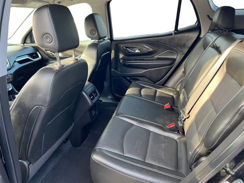 Used 2024 GMC Terrain SLT image 12