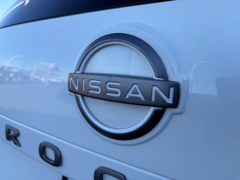 Used 2024 Nissan Rogue S image 10