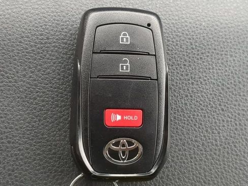 Used 2025 Toyota Tacoma SR5 AWD/4WD image 27