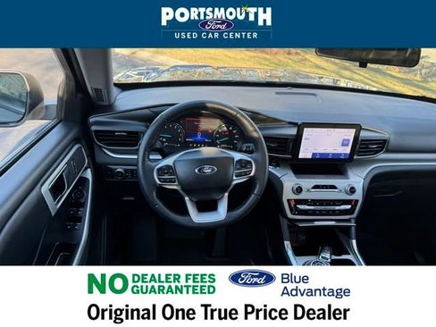 Used 2022 Ford Explorer XLT w/ Equipment Group 202A image 7
