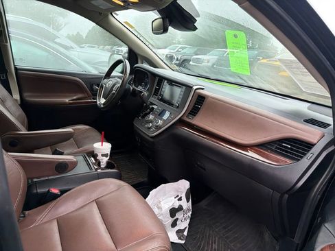 Used 2020 Toyota Sienna Limited Premium w/ Protection Package AWD/4WD image 5