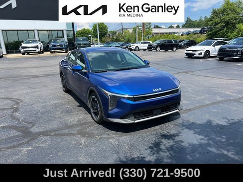 Certified 2025 Kia K4 GT-Line Turbo FWD image 3