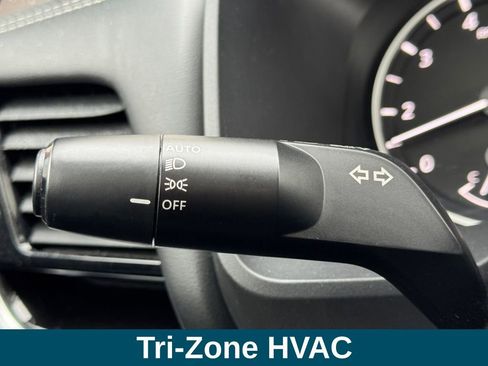 Used 2023 Nissan Rogue SL w/ SL Premium Package image 13