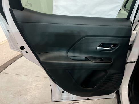 New 2025 Nissan Kicks SV w/ Charging Package image 18