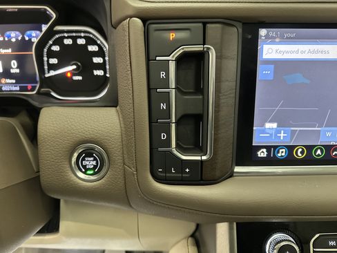 Used 2021 GMC Yukon XL Denali w/ Denali Premium Package image 46