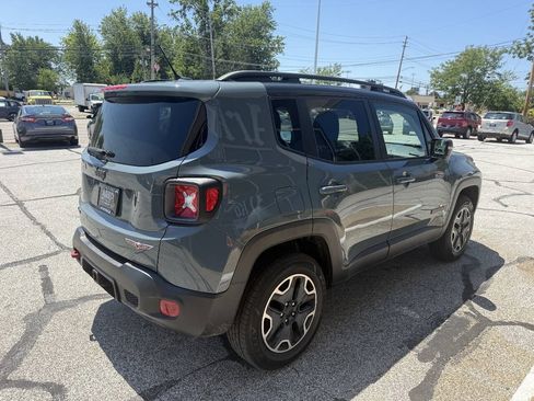 Used 2016 Jeep Renegade Trailhawk AWD/4WD image 9