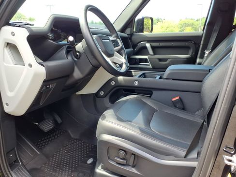 Certified 2024 Land Rover Defender 110 X-Dynamic SE AWD/4WD image 17