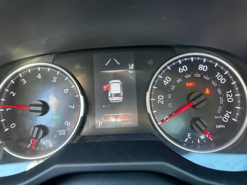 Used 2021 Toyota RAV4 XLE FWD image 12