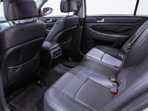 Used 2013 Hyundai Genesis 3.8 w/ Premium Pkg image 11