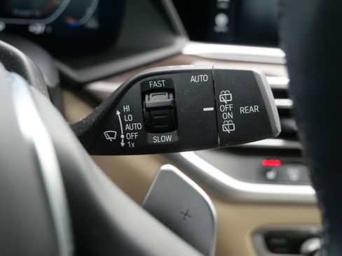 Used 2022 BMW X5 xDrive40i w/ Premium Package image 17