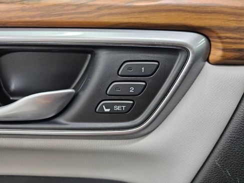 Used 2019 Honda CR-V Touring image 18