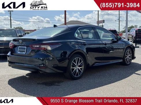 Used 2023 Toyota Camry XLE FWD image 5