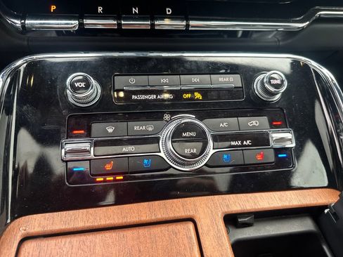 Used 2024 Lincoln Navigator L Black Label image 18