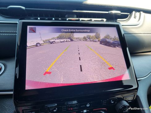 New 2025 Jeep Grand Cherokee Limited w/ Black Appearance Package image 2