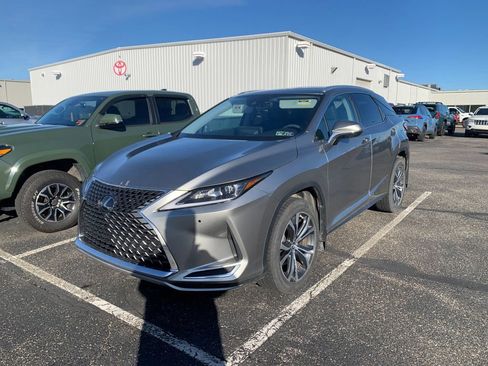 New 2025 Toyota Camry XLE w/ Premium Plus Package AWD/4WD image 6