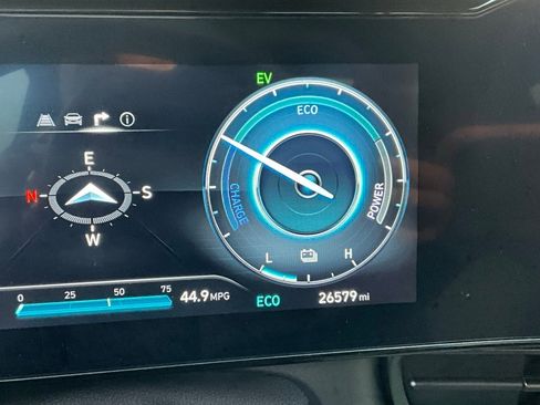 Used 2025 Hyundai Elantra Limited image 39